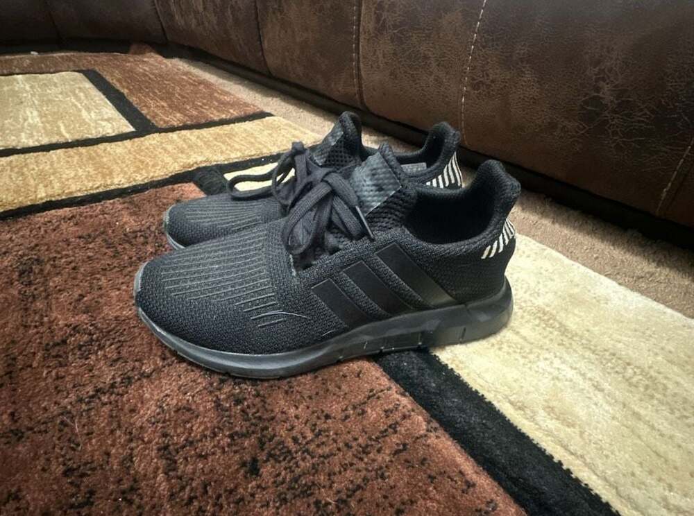 Adidas Swift Run 1.0 Core Black Sneakers